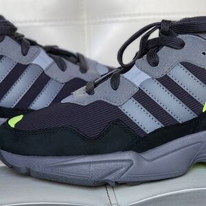 Adidas Men's Gray and Black Sneakers New Size 9